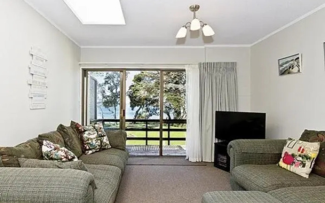 Beachside at Snells - Snells Beach Holiday Apartment