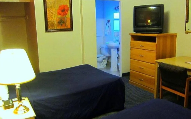 Mac's Motel