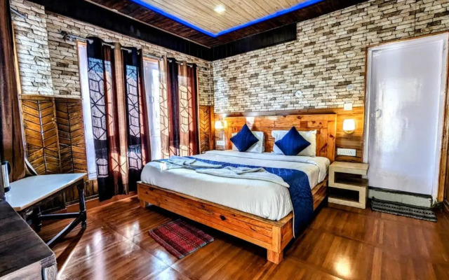 OYO 12782 Hotel Sweet Home