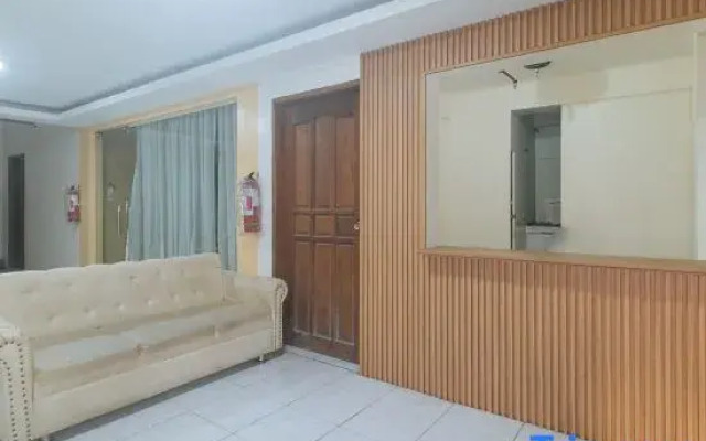 RedDoorz @ FCCG GoldMoon Boutique Hotel