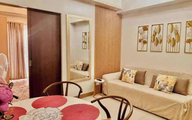 Cozy 1-bedroom Retreat in Iloilo City With City Views
