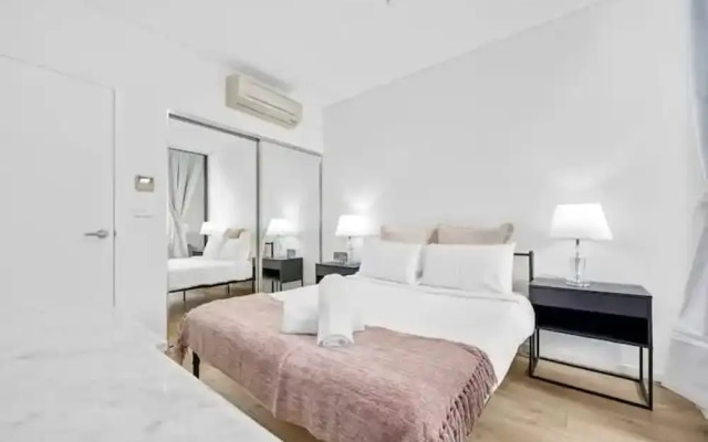 Metawise BnB 2BR Near Airport Pool Gym Train