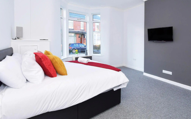Townhouse @ 272 Walthall Street Crewe