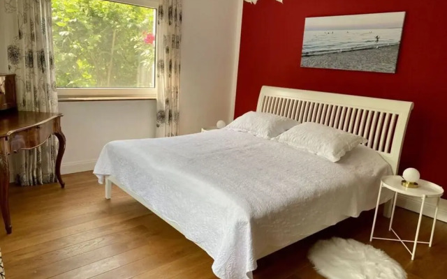 Cuddly Shell Modern Retreat
