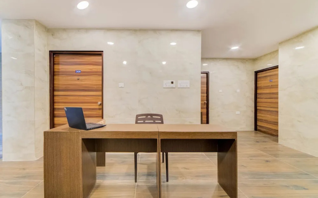 Oyo 27844 Seven a Luxury Hotel