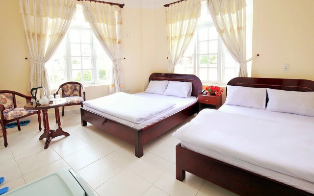 Pines Hotel