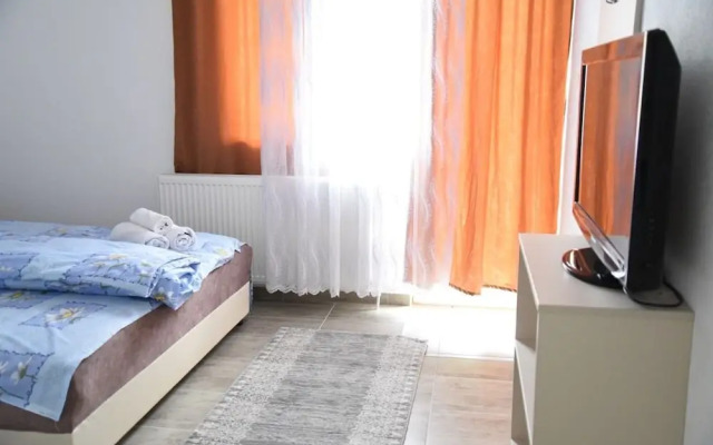 Hotel Emro