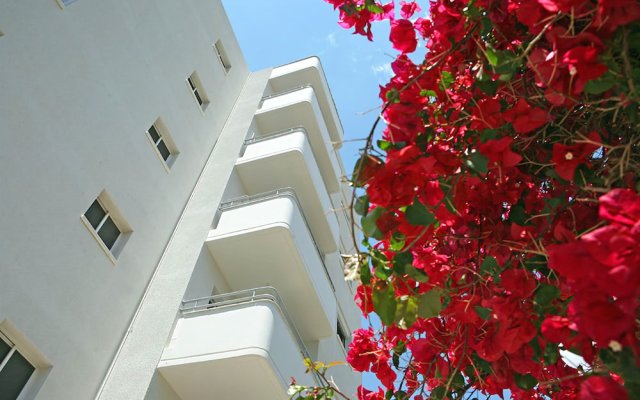 Corina Suites and Apartments in Limassol, Cyprus from 122$, photos, reviews - zenhotels.com hotel front