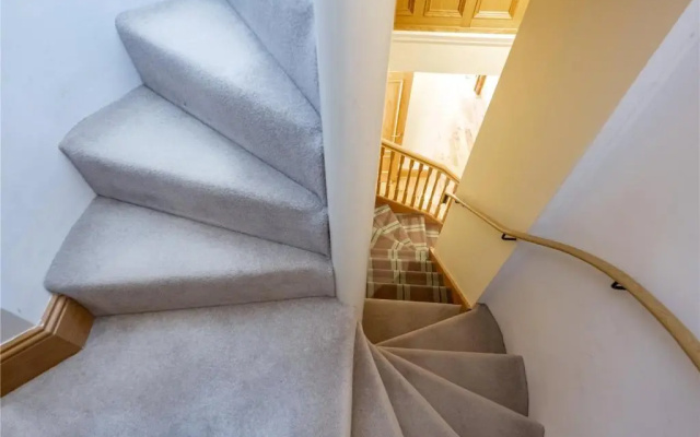 DOLLARBEG CASTLE - The Tower - Luxury Apartment