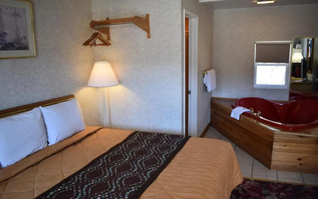 Pocono Night Lodge