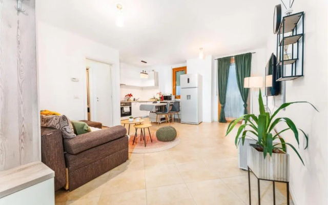 Central 700 square Fructus plaza - Eva apartment
