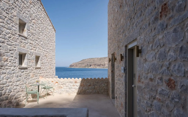 Yerma Suites Limeni
