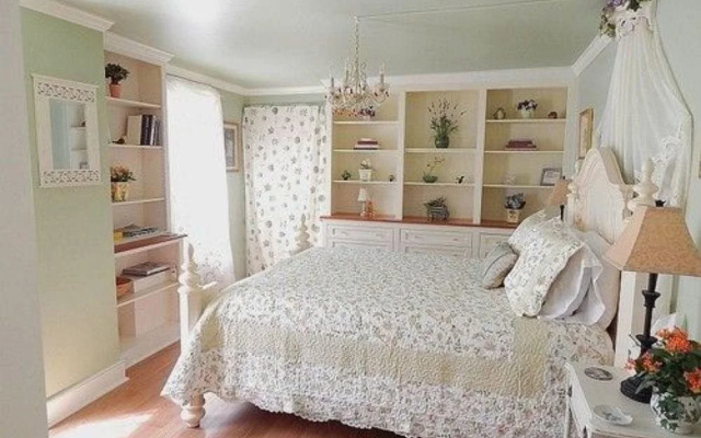 Princess Anne Book Lovers Inn