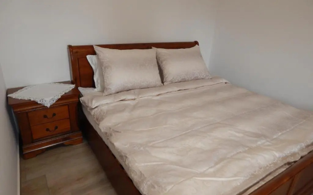 Apartment Lorimar