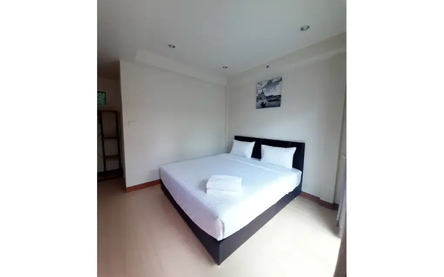 Phenwaree Amphawa Resort