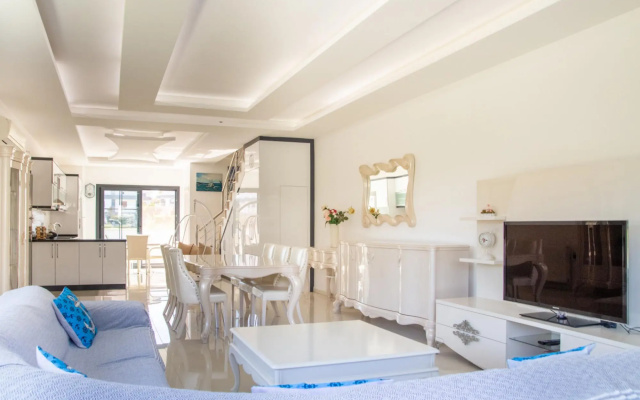 Sleek Villa with Private Pool and Garden in Cesme