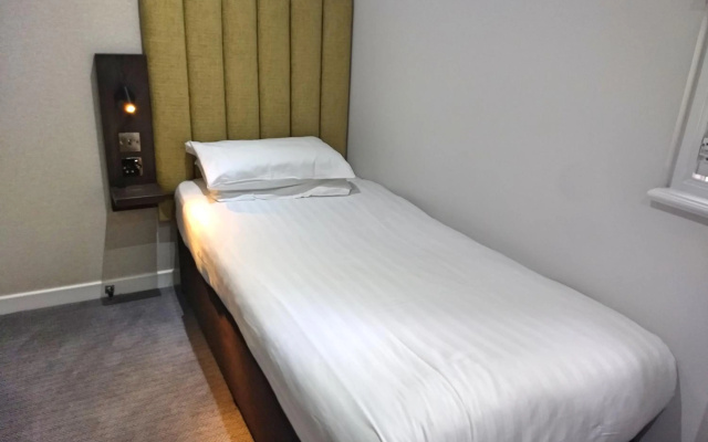 Garden Court Hotel