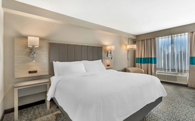 Holiday Inn Knoxville N - Merchant Drive by IHG