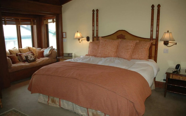 Plaza Lodge by Destination