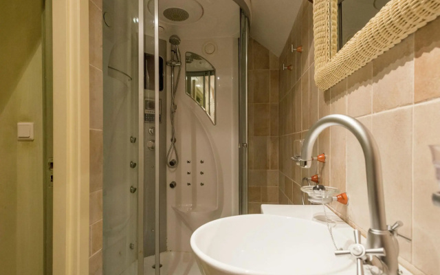 Secluded Farmhouse in Balkbrug with bubble bath