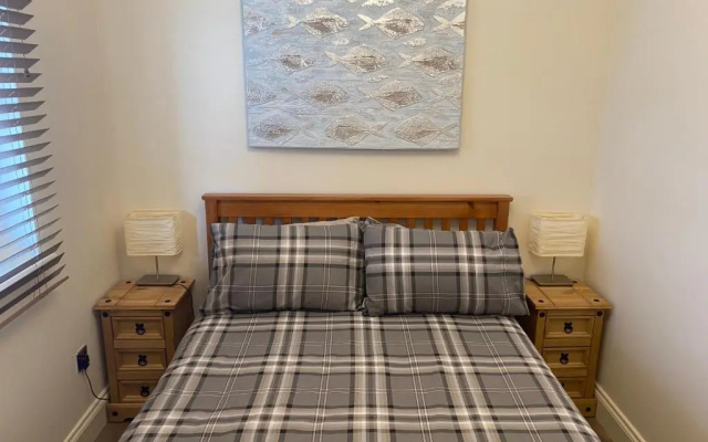 Waterfront House 3 BR Parking St Neots Town Centre