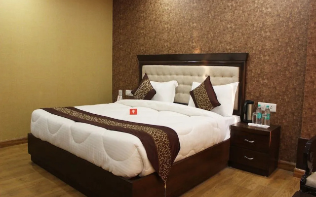OYO 3760 Hotel Elysee