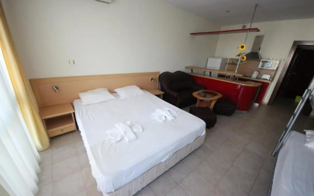 Menada Miramar Palace Apartments
