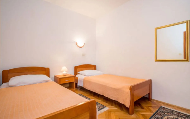 Apartment Fuma St.Georges-de-Montclard 16356