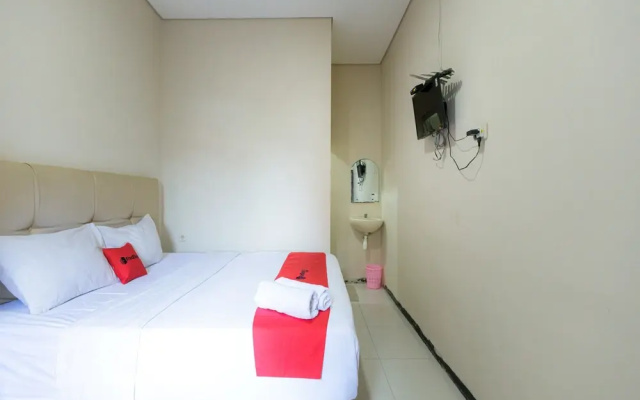 RedDoorz at Osuko Residence Sukomanunggal Jaya