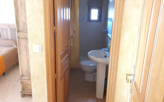 House With 5 Bedrooms in Navaluenga, With Furnished Terrace