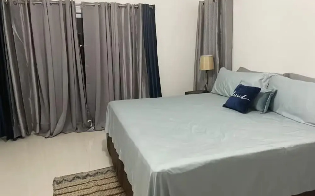 Modern Luxury 1BR Condo in Kingston