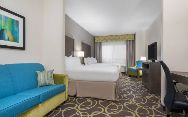 Holiday Inn Express & Suites Ames by IHG