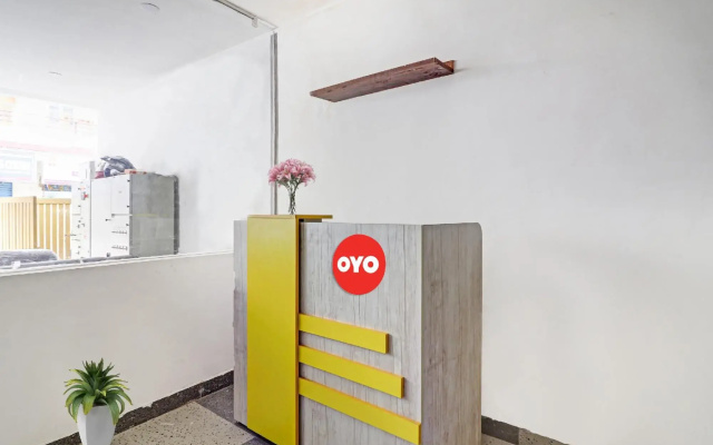 OYO 70047 Hotel Night Eye