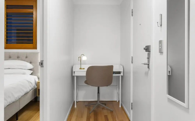 Bright 1-bed Apartment in Central Redfern