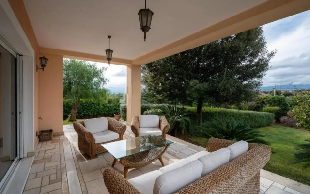 Celestial Azure Villa, your Athenian Country House Retreat