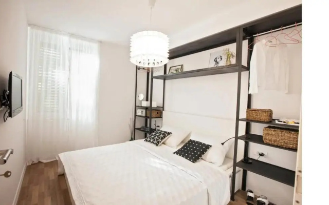 Batchae, Two Bedroom Flat near Bačvice Beach