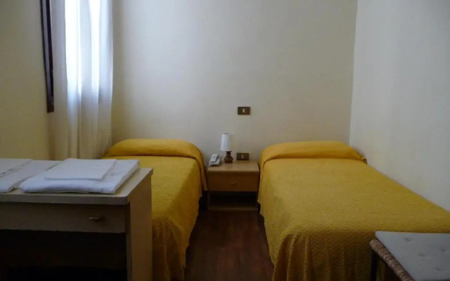 Tivoli Hotel