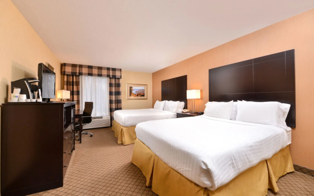 Holiday Inn Express Lewisburg/New Columbia