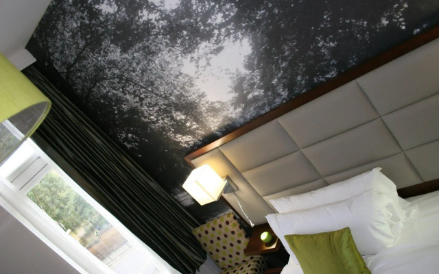 Seraphine London Kensington Gardens