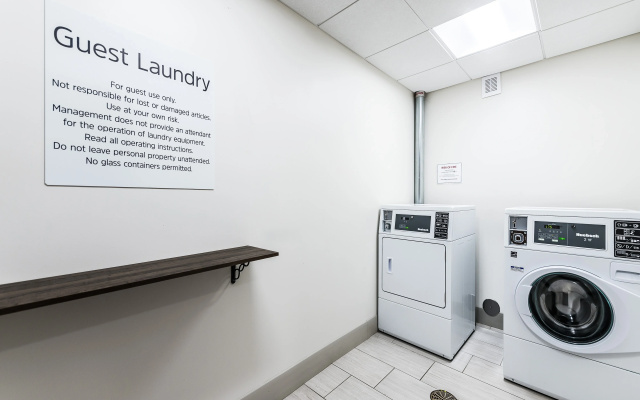 Holiday Inn Express Flint-Campus Area by IHG