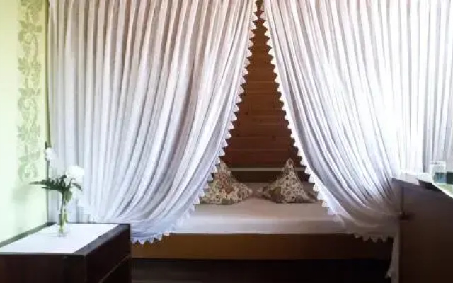 Landhotel Lutz UG