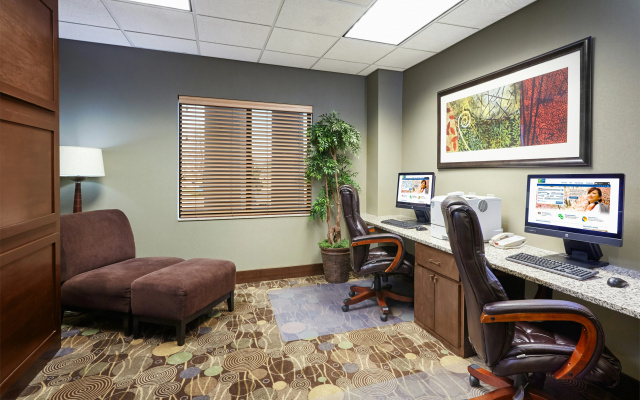 Holiday Inn Express Hotel & Suites Madison-Verona by IHG