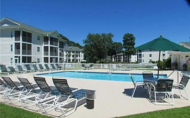 River Oaks Two-bedroom Apartment 11-F