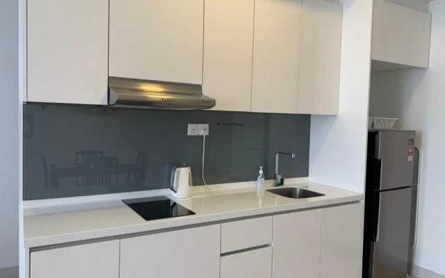 Bora Residences, Leafy Loft by HomestayJB