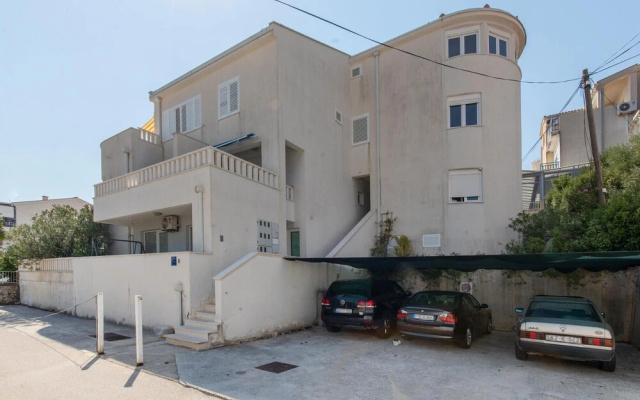 Nice Apartment in Klek With Wifi and 2 Bedrooms