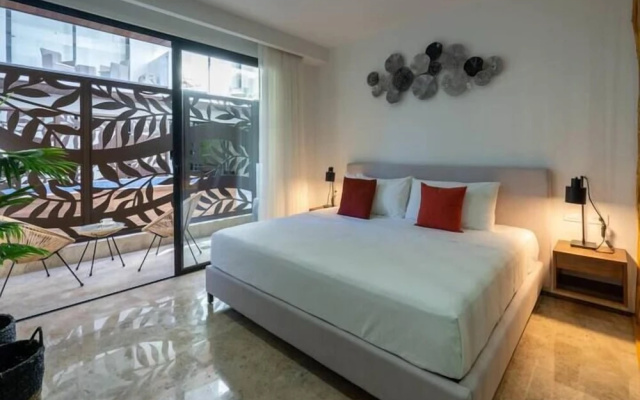 Stylish Studios Pool Near Beach