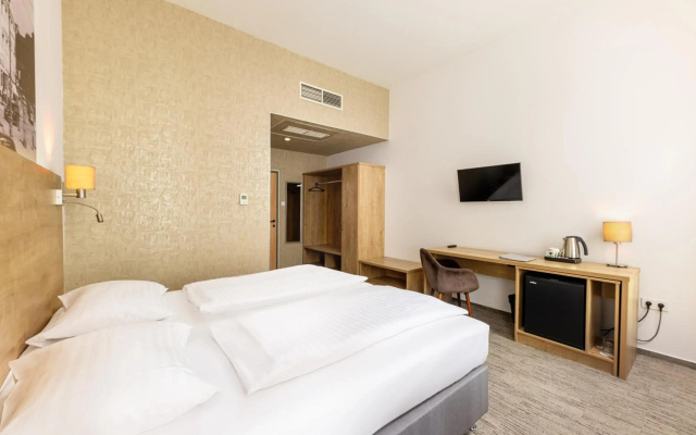 City Hotel Ring