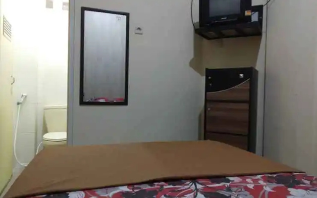 Budget Room near Stasiun Tugu at Losmen Mawar