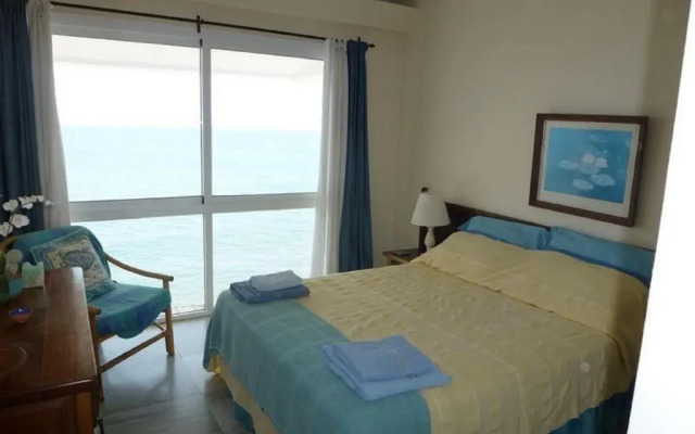Estepona Frontline Beach Homely 3 bedrooms duplex with amazing views