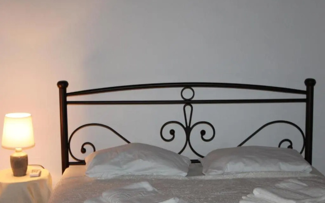 Antonis Traditional House